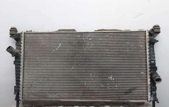 Ford Focus C-MAX Coolant radiator 3M5H8005RJ