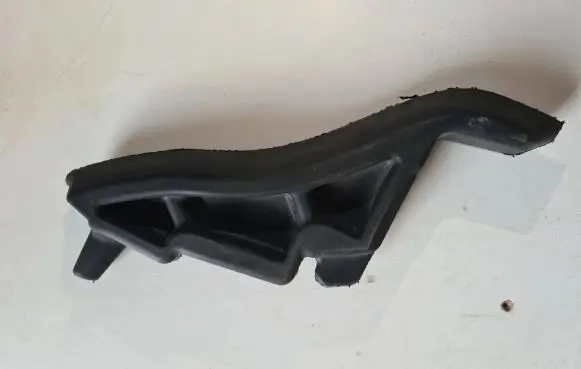 Toyota Yaris XP210 Fender foam support/seal 53153K0020