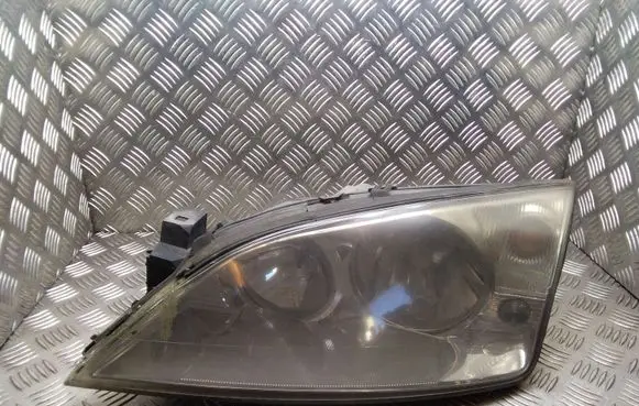 Ford Mondeo Mk III Headlight/headlamp 1S7113006AK 0301174201