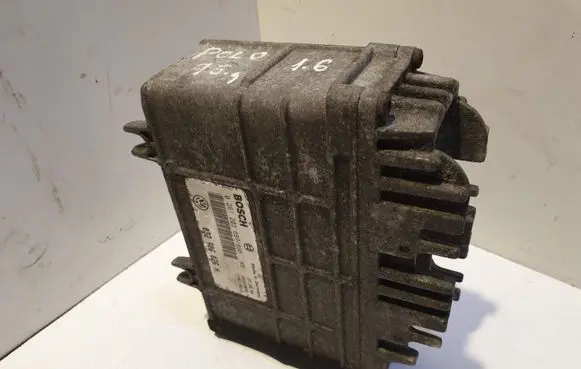 Volkswagen Polo II 86C 2F Engine control unit/module 0261203897 032906026H