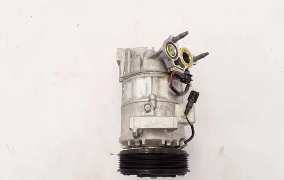 Volvo XC40 Air conditioning (A/C) compressor (pump) 31449067