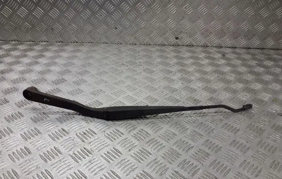 Subaru Forester SF Front wiper blade arm