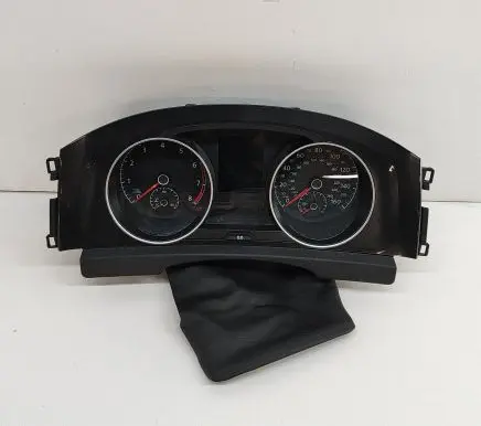 Volkswagen Golf VII Speedometer (instrument cluster) 5G1920940C A2C12301800