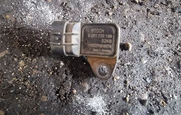 Suzuki Swift II Air pressure sensor 0261230198