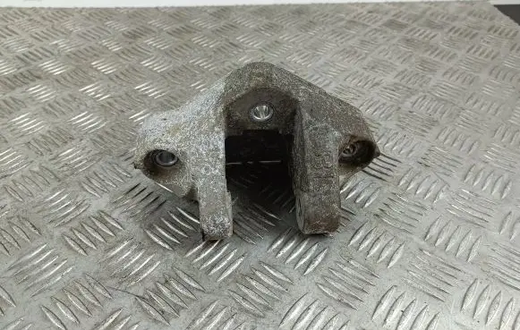 Nissan X-Trail T32 Bracket in trunk/boot 