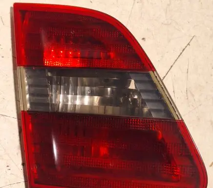 Tailgate rear/tail lights