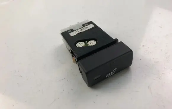 Mazda 3 I Seat heating switch 0620KL