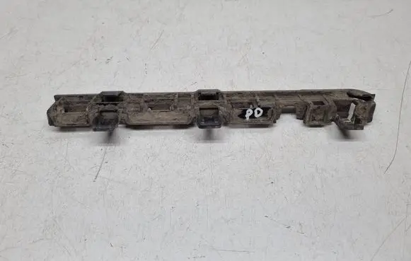 BMW 5 F10 F11 Front bumper mounting bracket 7184776