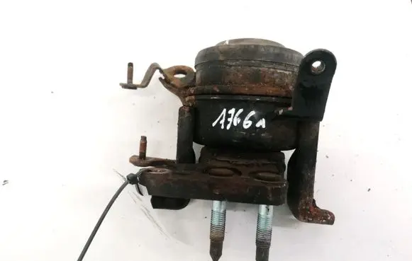 Toyota Corolla Verso AR10 Engine mount bracket