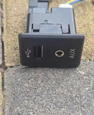 Nissan X-Trail T32 AUX in-socket connector 795405004 500442214160