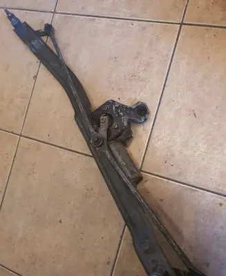 Volkswagen Golf II Front wiper linkage and motor 191955325