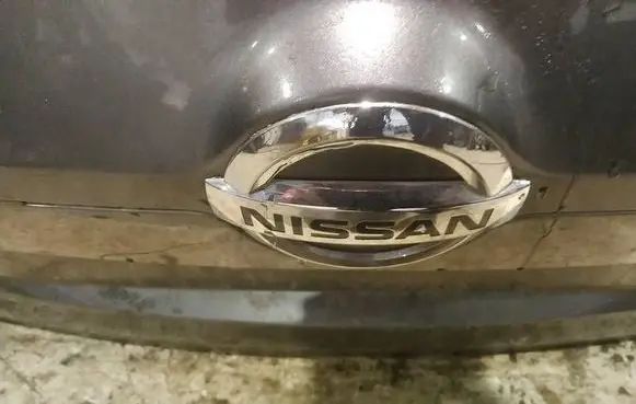 Nissan X-Trail T32 Manufacturer badge logo/emblem 