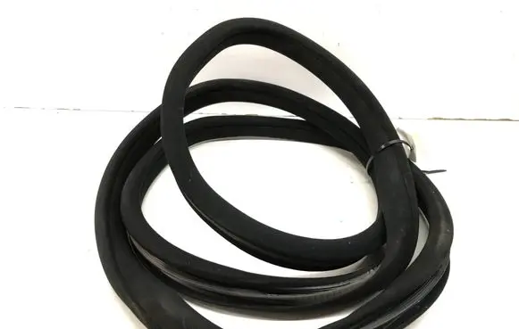 Mercedes-Benz B W246 W242 Front door rubber seal A2047271187 33343022 MBC2040715