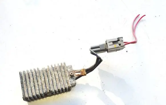 Coolant fan relay