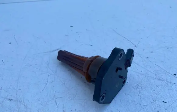 Volkswagen PASSAT B8 Oil level sensor 04C907660A