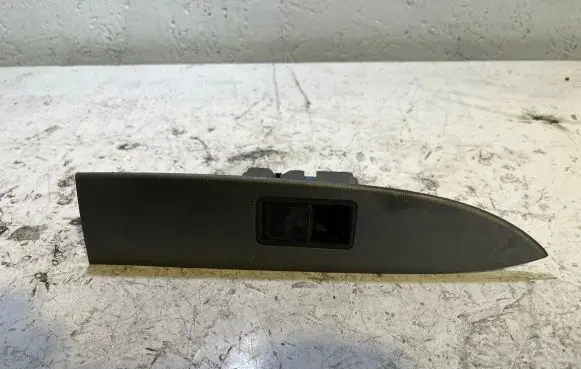 Toyota Avensis T270 Electric window control switch 7427105040