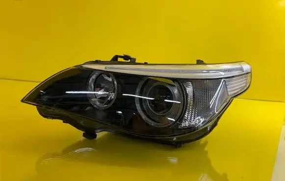 BMW 5 E60 E61 Headlight/headlamp 7044672