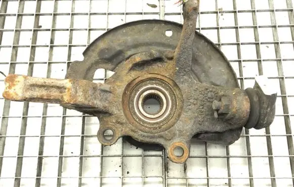 Front wheel hub spindle knuckle