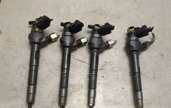 Audi A3 S3 8V Fuel injectors set 0445110475 04l130277e