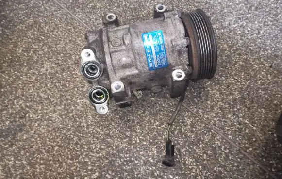 Mazda 3 I Air conditioning (A/C) compressor (pump) 3M5H19D629SB