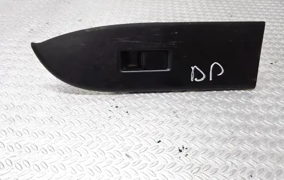 Suzuki Grand Vitara II Electric window control switch 8371765J1