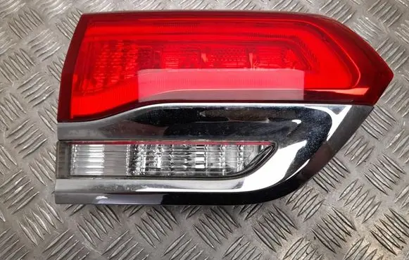 Jeep Grand Cherokee Rear/tail lights P68110047AC
