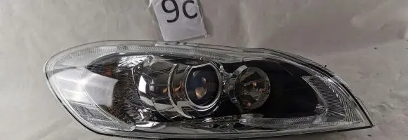 Volvo C70 Headlight/headlamp 31299753