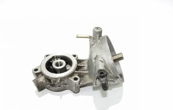 Nissan Pathfinder R51 Oil filter mounting bracket