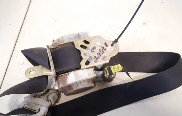 Toyota Corolla Verso E121 Front seatbelt 7l7190p 7l7190-p