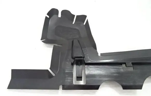 Intercooler air guide/duct channel