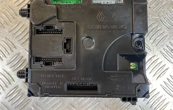 Renault Laguna III Comfort/convenience module 284B10028R A2C53186521 3500166672760131
