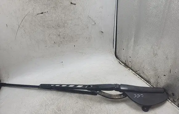 BMW 5 E60 E61 Front wiper blade arm 61617035103