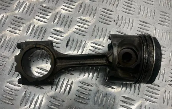 Volvo V70 Piston with connecting rod 81L791