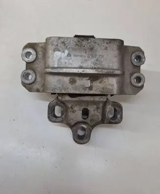 Volkswagen Touran I Engine mount bracket 22932628