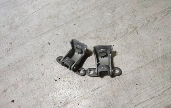 Peugeot 2008 I Tailgate/trunk/boot hinge 573420841098