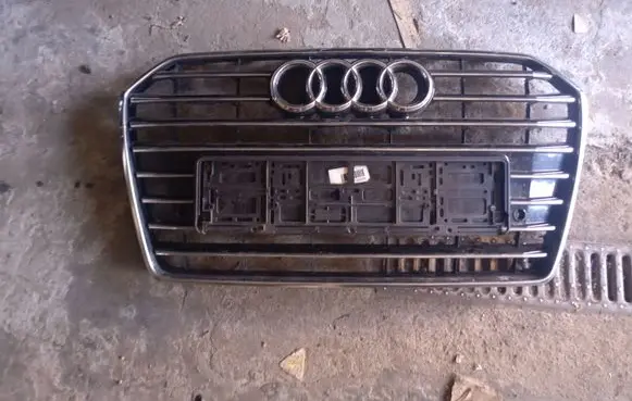 Audi A6 S6 C7 4G Front bumper upper radiator grill 4g0853651ae
