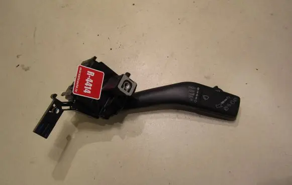 Volkswagen Golf V Wiper control stalk 1K0953519H 01203514 20351472675445