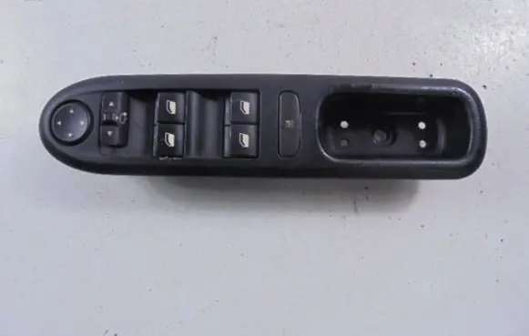 Peugeot 407 Electric window control switch 96468704XT
