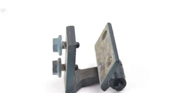 Audi A6 S6 C4 4A Rear door lower hinge 4A0833401