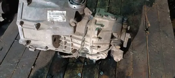 Volkswagen II LT Manual 5 speed gearbox 000300043A 43687045 7010