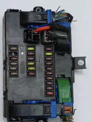 Peugeot Boxer Fuse module 1371887080 Y503440520113