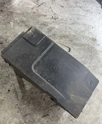 Opel Vectra C Battery box tray cover/lid 13330946 312632764