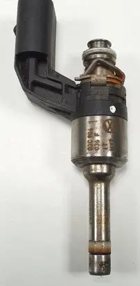 Volkswagen Golf VI Fuel injector 03C906036F