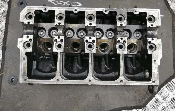 Volkswagen PASSAT B5.5 Engine head 038103373R