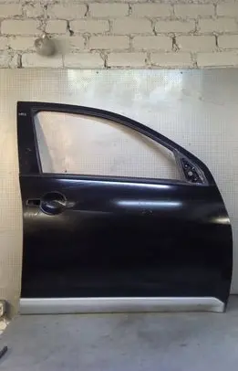 Mitsubishi Outlander Front door