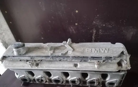 BMW 5 E34 Engine head 1708843