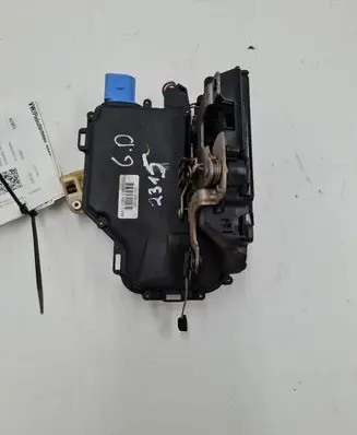 Volkswagen Polo IV 9N3 Rear door lock 3B4839016AG