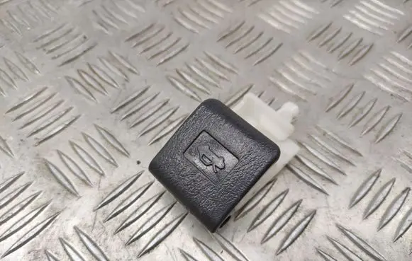 Engine bonnet (hood) release handle