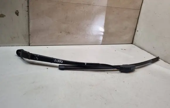 Toyota Yaris Front wiper blade arm