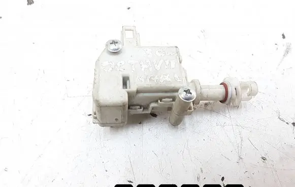 Skoda Octavia Mk1 (1U) Central locking motor 3b0810773b